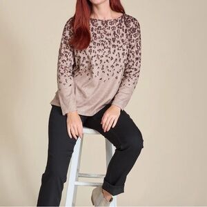 Alfred Dunner Chic  Leopard Print Sweater Round Neck Size Medium